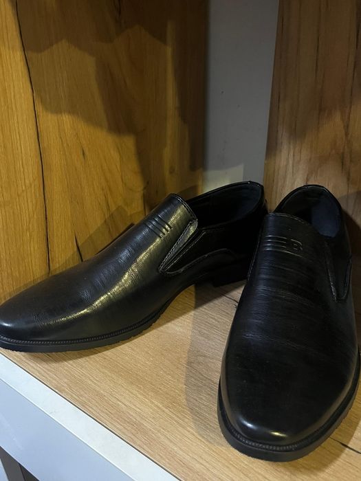 Продам мужские туфли