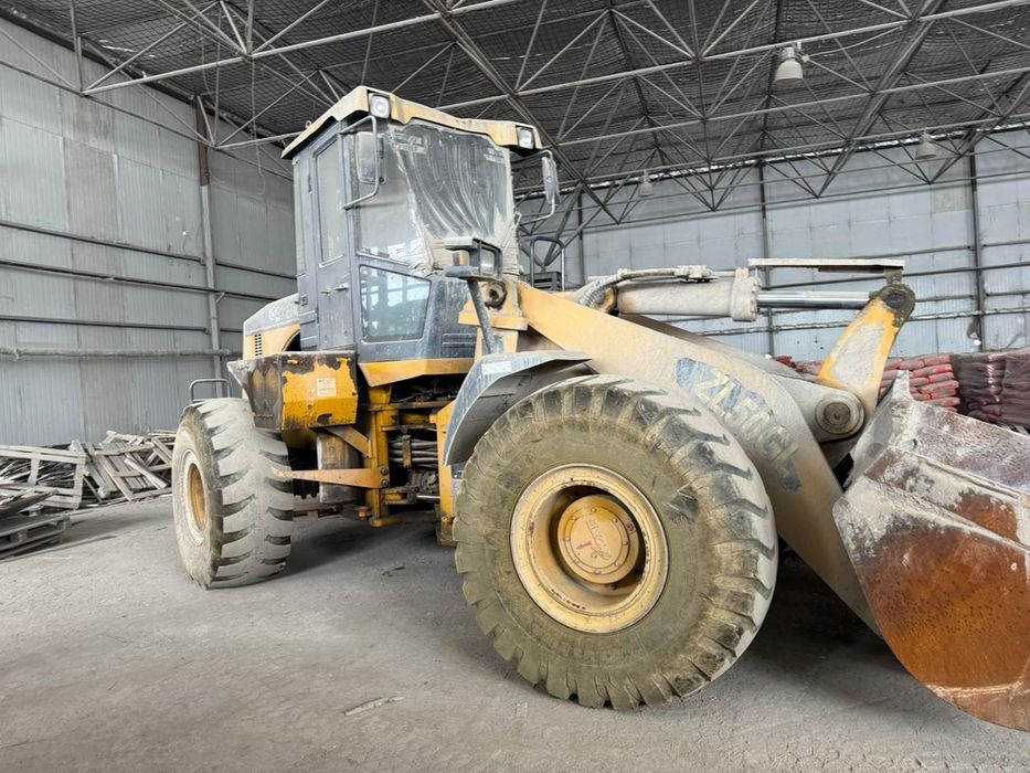 Продам фронтальный погрузчик