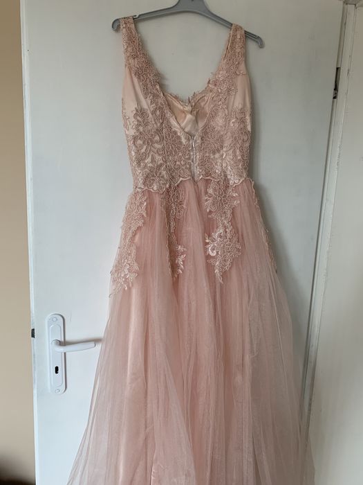 РАЗПРОДАЖБА на Официални рокли