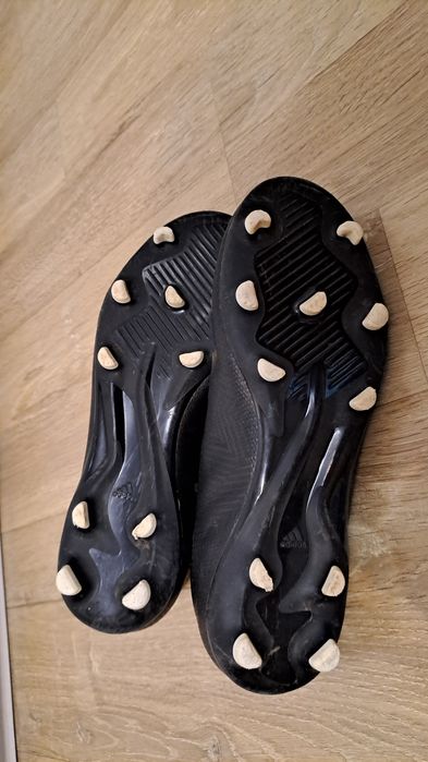 Футболни обувки Adidas Nemeziz номер 38