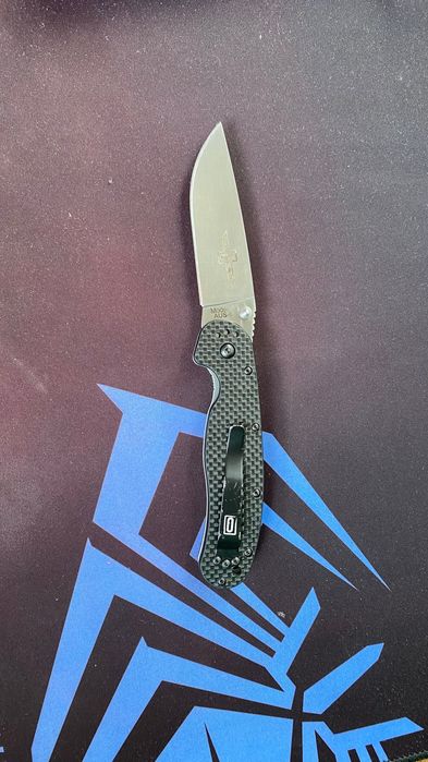 Продавам ножове от коллекция