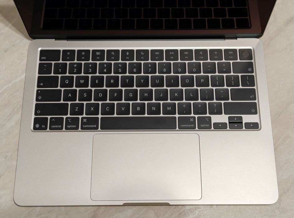 MacBook Air 13 M5 24/1TB 21 цикл