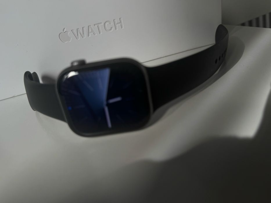 Смарт часовник Apple Watch 11, 42mm, ГАРАНЦИОНЕН!