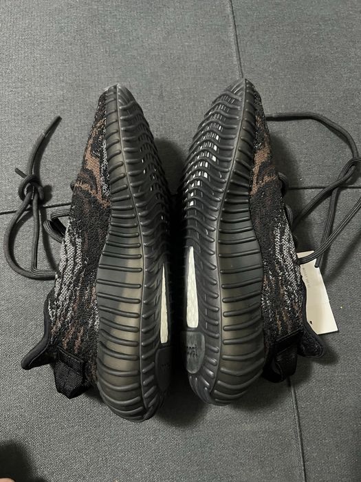 Yeezy boost 350 v2