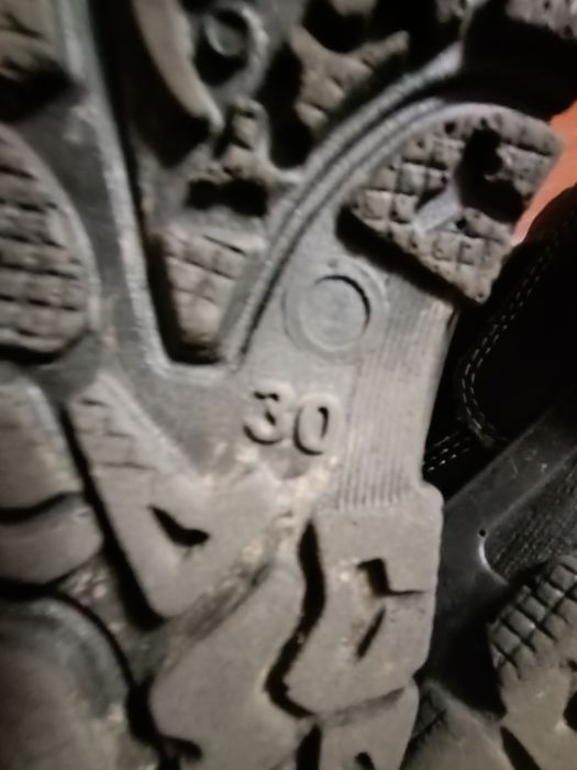 Van încălțăminte copii  mărimea 31 și 30