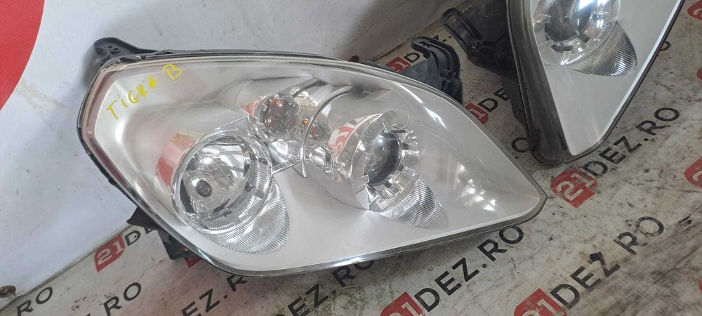 Faruri / Far stanga , far dreapta cu lupa Halogen pentru Opel Tigra B / pret per bucata