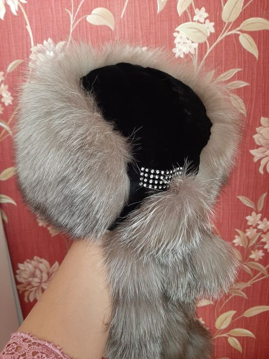 Бас киим сатылады