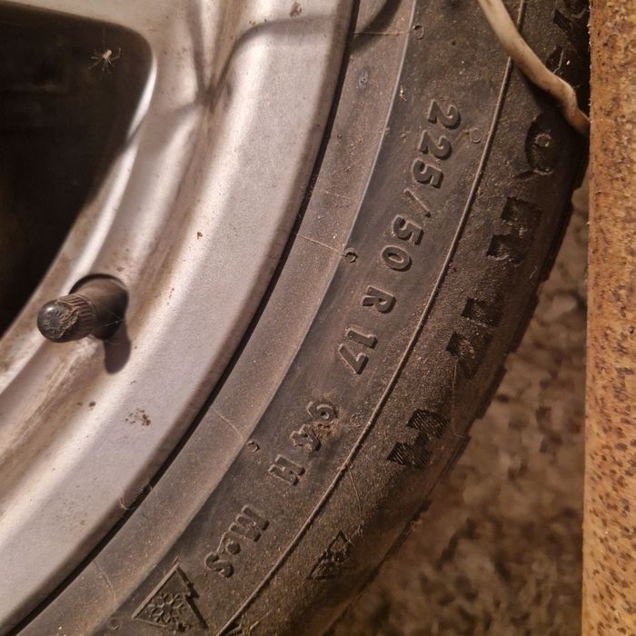 Vand jante aliaj pe 17'' cu cauciucuri M+S