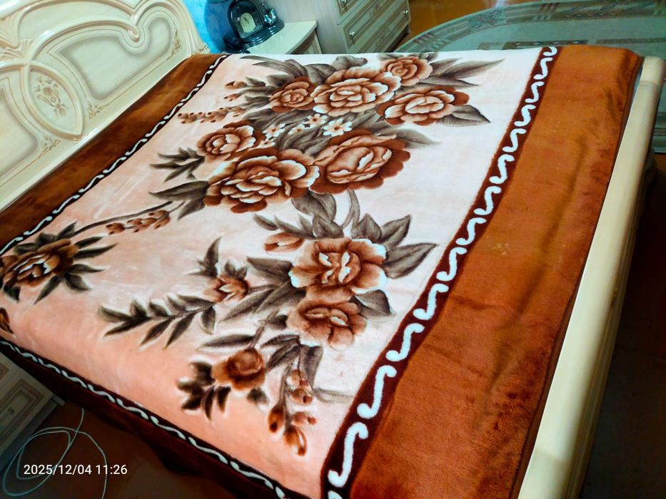 Продается спальный гарнитур