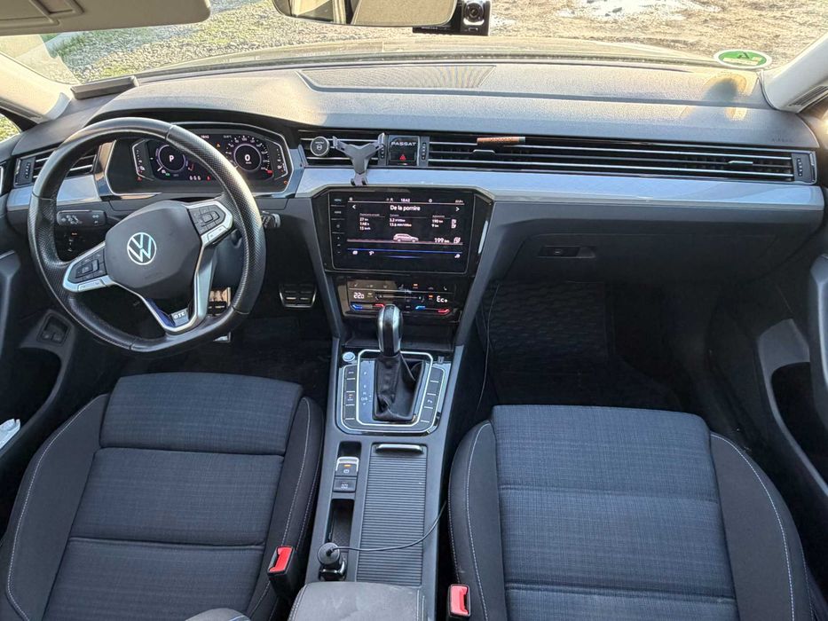 Vand schimb Volkswagen Passat B8 facelift GTE 2021 plug in hybrid full led navigatie touch carplay scaune incalzite benzina + electric roti 17
