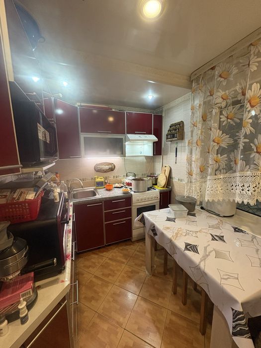 Продам трехкомнатную квартиру