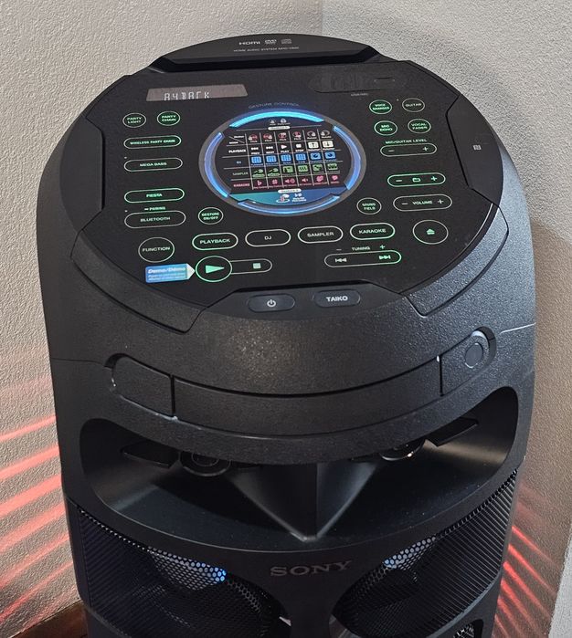 Продавам  SONY MHC-V82D - audio system