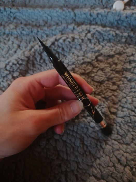 Waterproof eyeliner