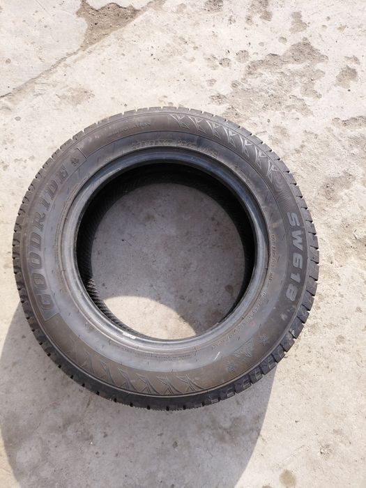 235/65/17 Продам резину R17