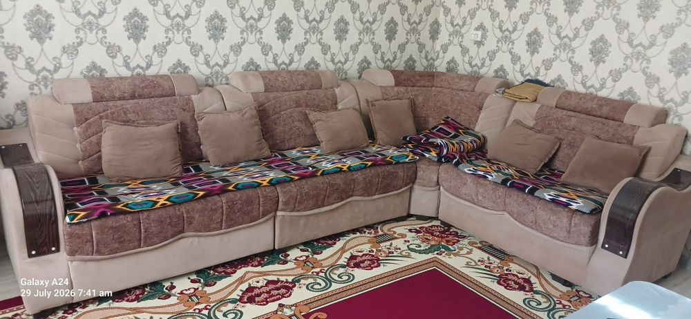 Ugolok, mini zal uchun mebel