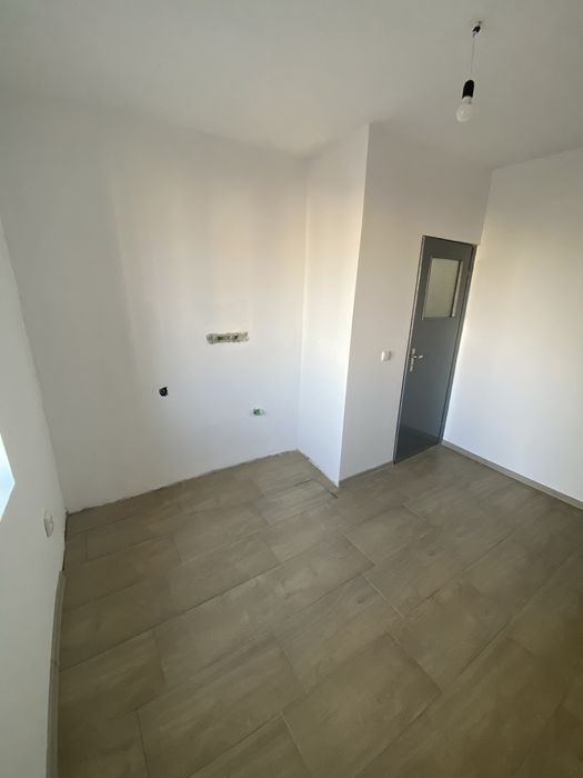 Продава се Тристаен апартамент в Добрич, Строител - 77 кв.м за 457 €/кв.м - Снимка #4