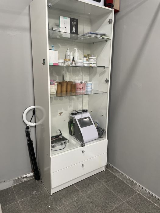 Шкаф для салона красоты .)