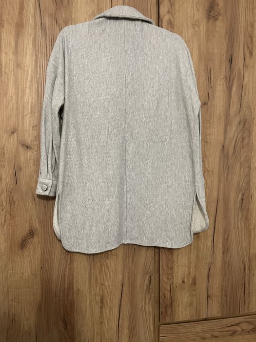 Светлосива риза - яке