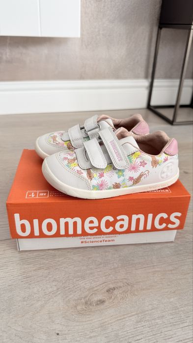 Adidasi/Sneakersi Biomecanics nr 25