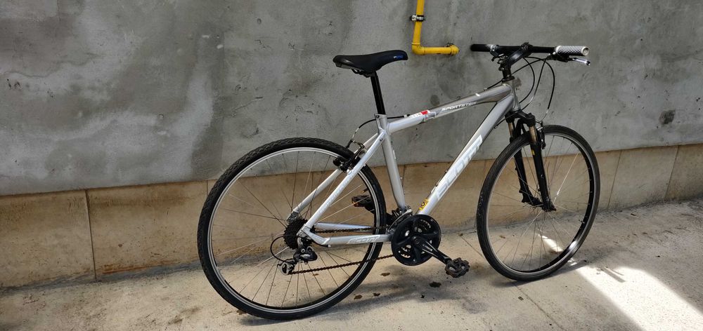 Bicicleta de oras Scott cu roti de 28 inch cadrul de aluminiu