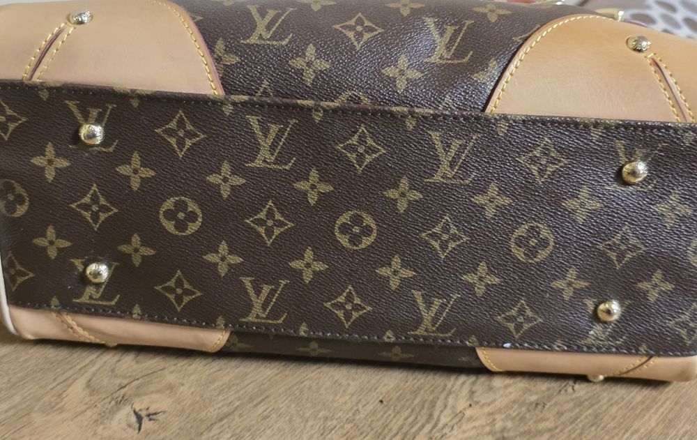 Louis Vuitton оригинална дамска чанта от естествена кожа