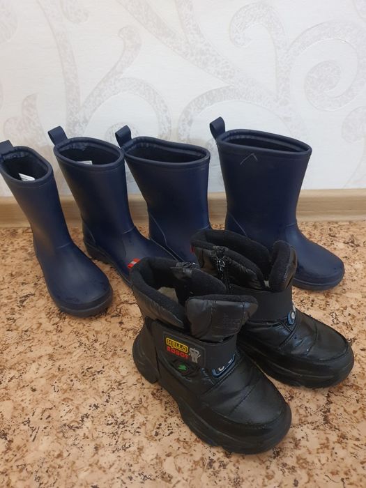 Продам детскую обувь  три пары