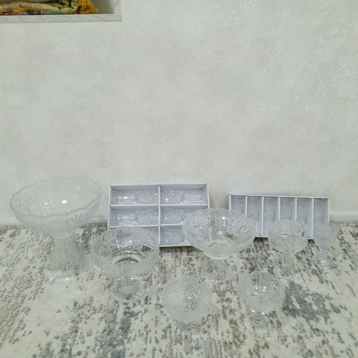 Chinni idishlar sotiladi