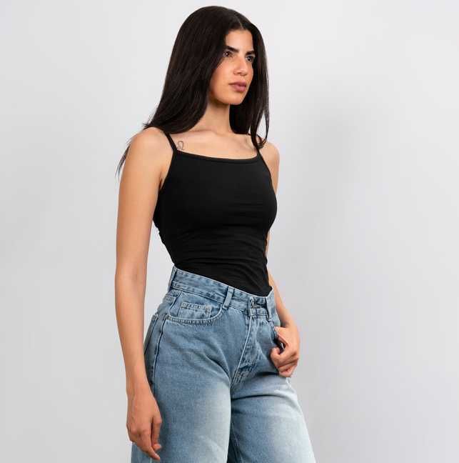 белая футболка и черный топ slim fit