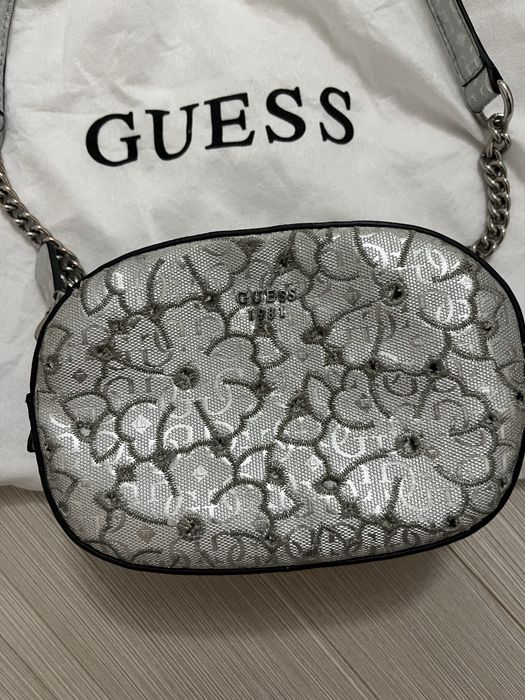 Geanta Guess crossbody