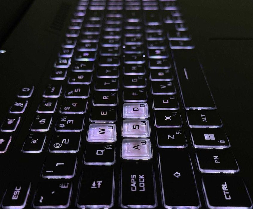 ASUS Tuf Gaming F17 — i5 - 12500H  / RTX3050 4GB / 16GB RAM