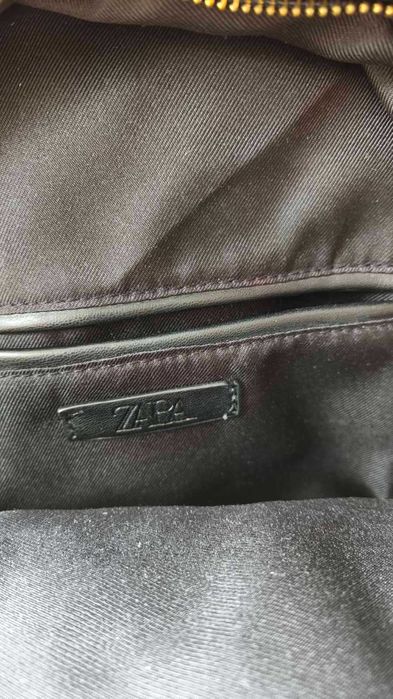Раница с метална верижка ZARA