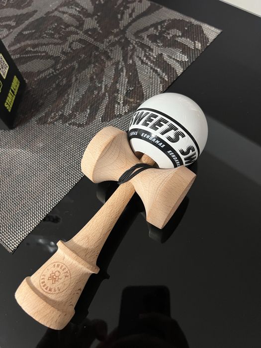 Kendama Sweets in cutia originala