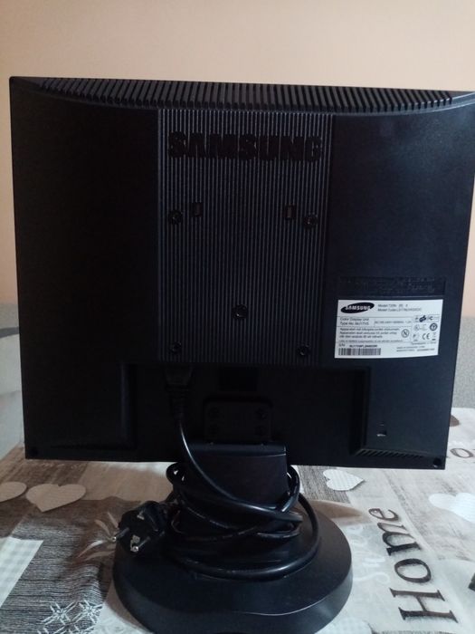 Монитор - Samsung.