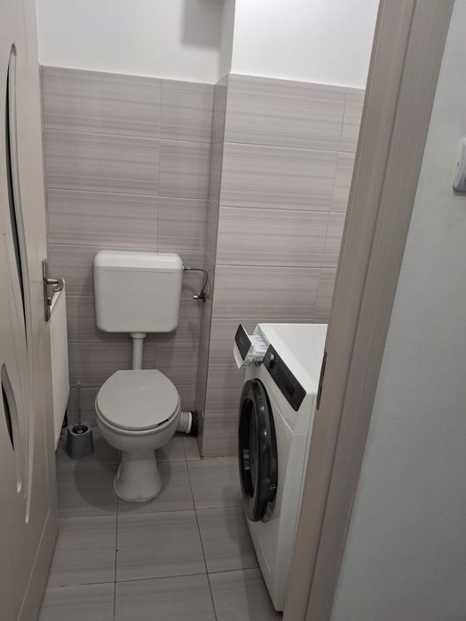 Închiriez apartament 3 camere