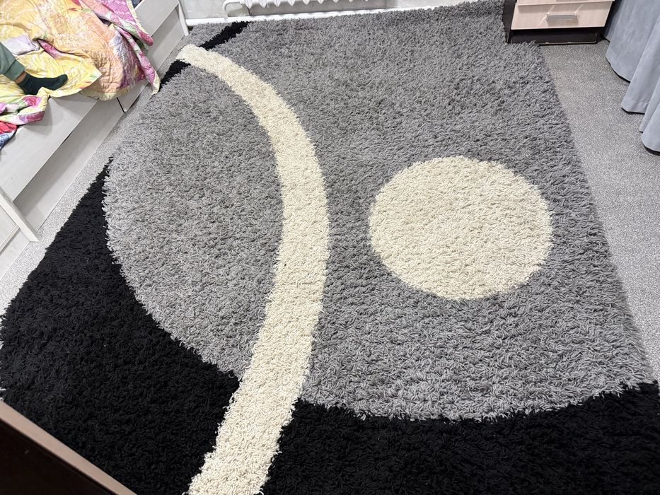 Продается ковер травка