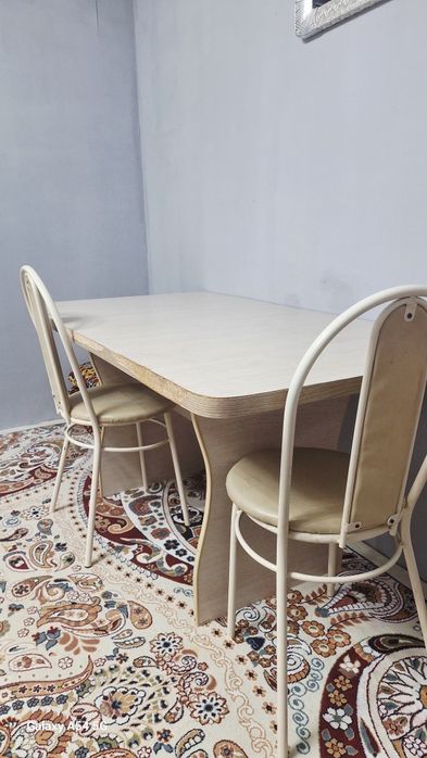 Кухонный Стол для семьи