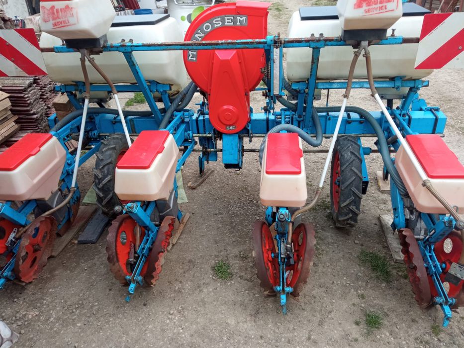 Semnatoare porumb Monosem ng plus roata pro pnu