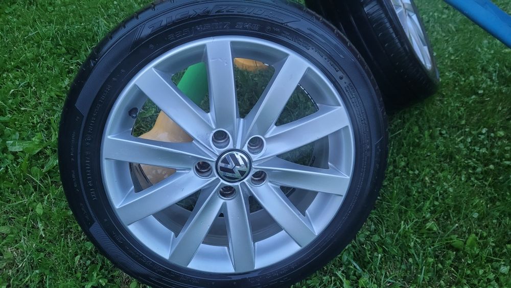 Vând jante VW originale R17  5×112