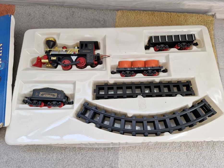 Детски игри с влакчета и колички