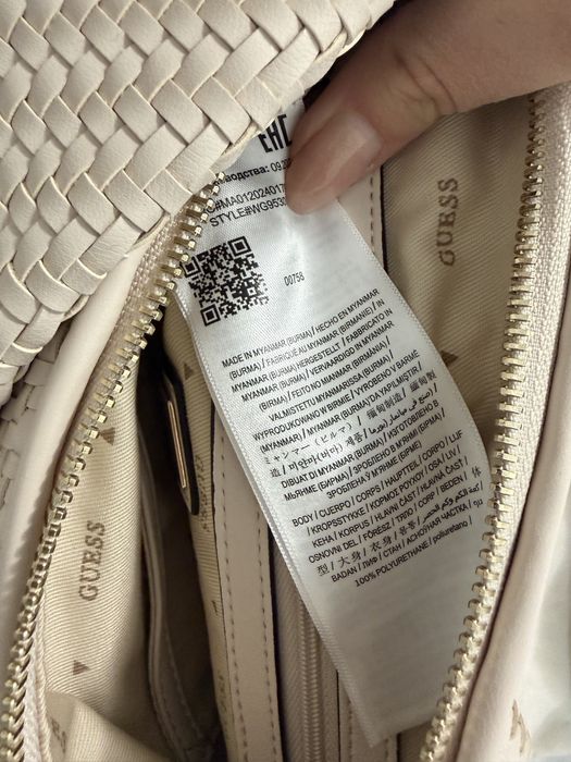 Geanta de umar Guess noua cu eticheta