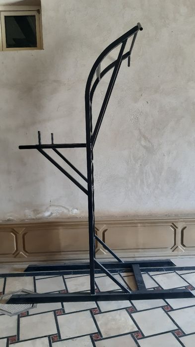 Турник, брус сотилади