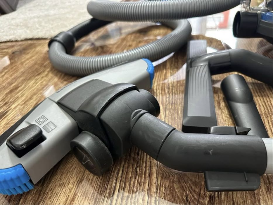 Aspirator Philips fără sac FC9557/09