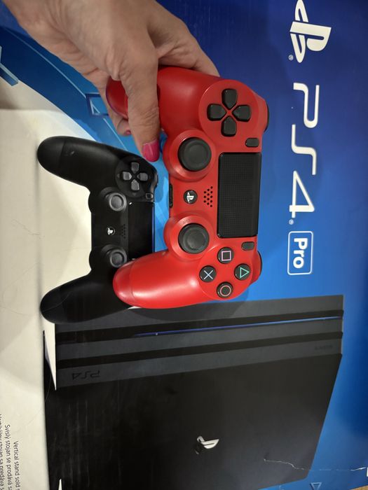Продавам ps4 pro