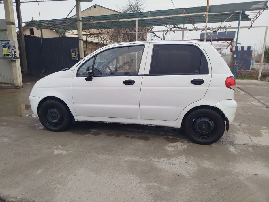 Матиз машинаси сотилади.