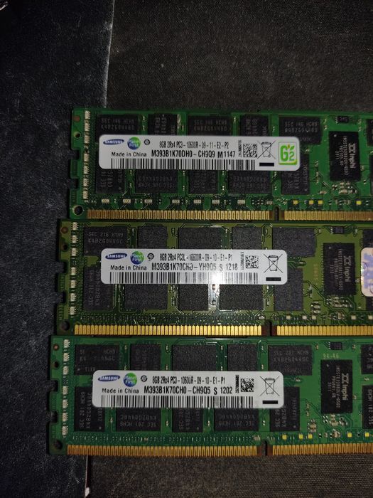 Vand memorie ram ddr3 server 16 gb  si 8gb ddr3 normale diferite frec.