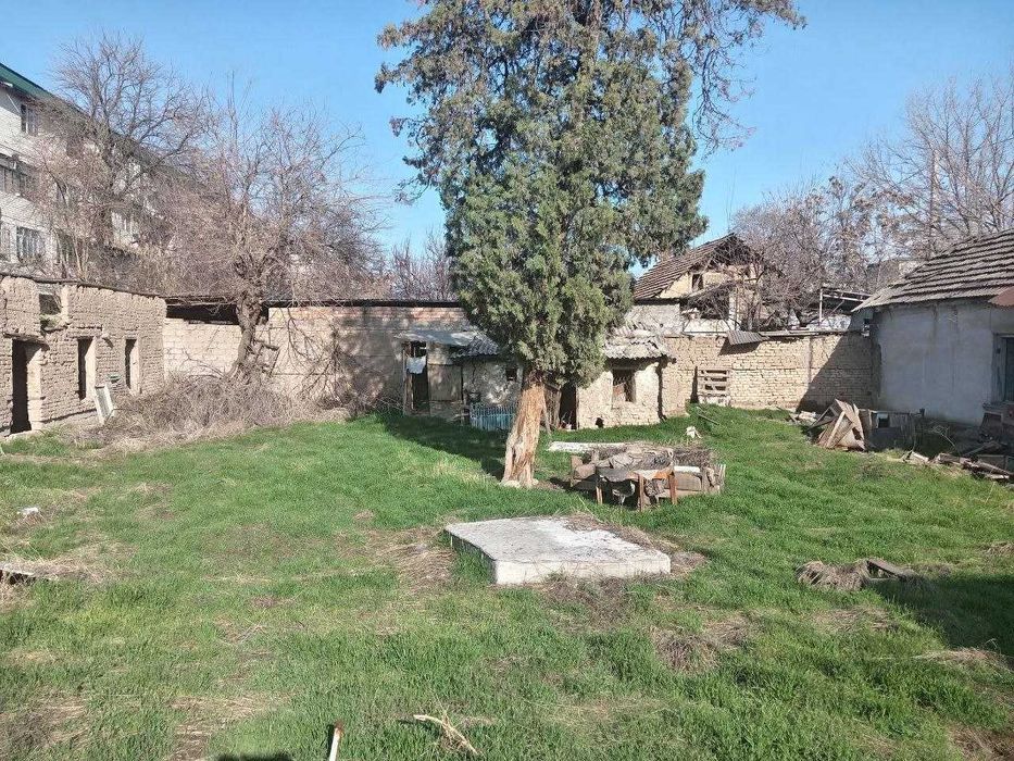 Рисовый Базар ул.М.Ашрафий пересечение ул.Фаргона Йули 7 сот 1 я лин.