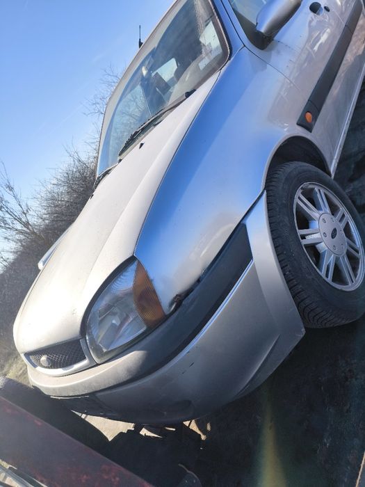 Форд фиеста 2001г. На части