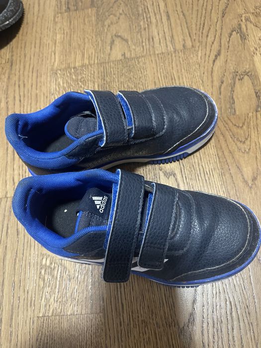 Vand incaltaminte baietel.