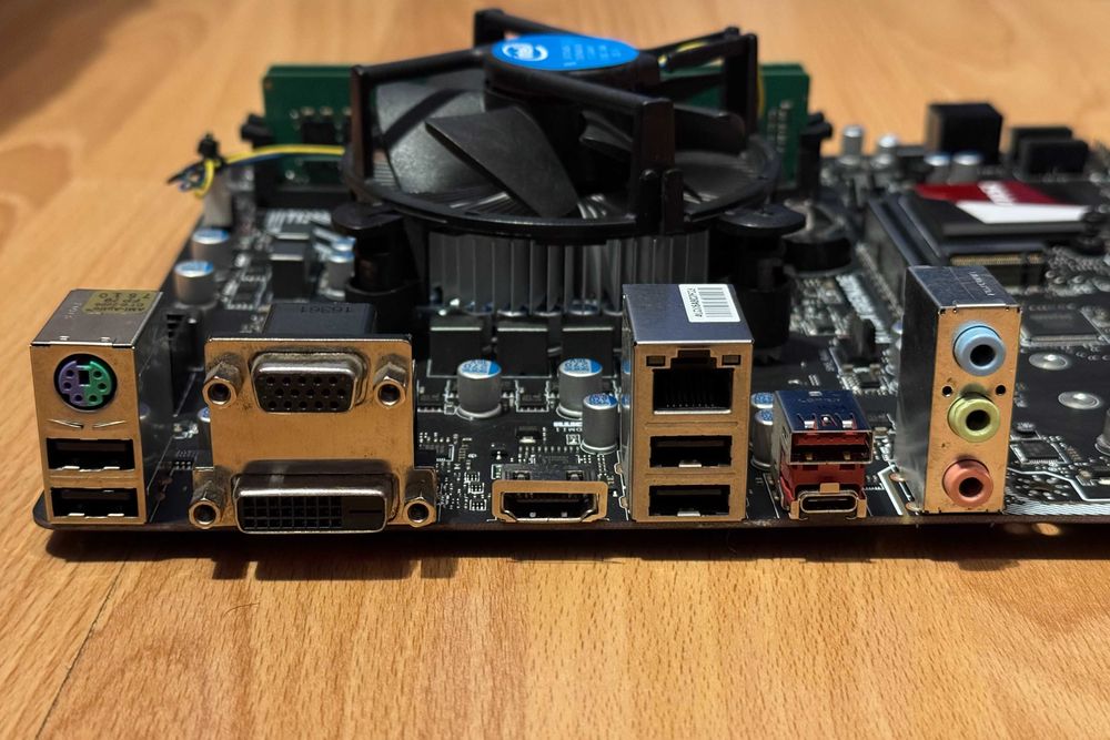 Дънна платка, процесор и памет H110M, i5-6500, 16 GB DDR4