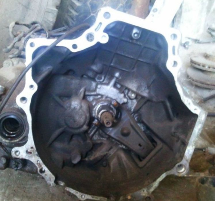 Генератор на Мазду Кронос 626